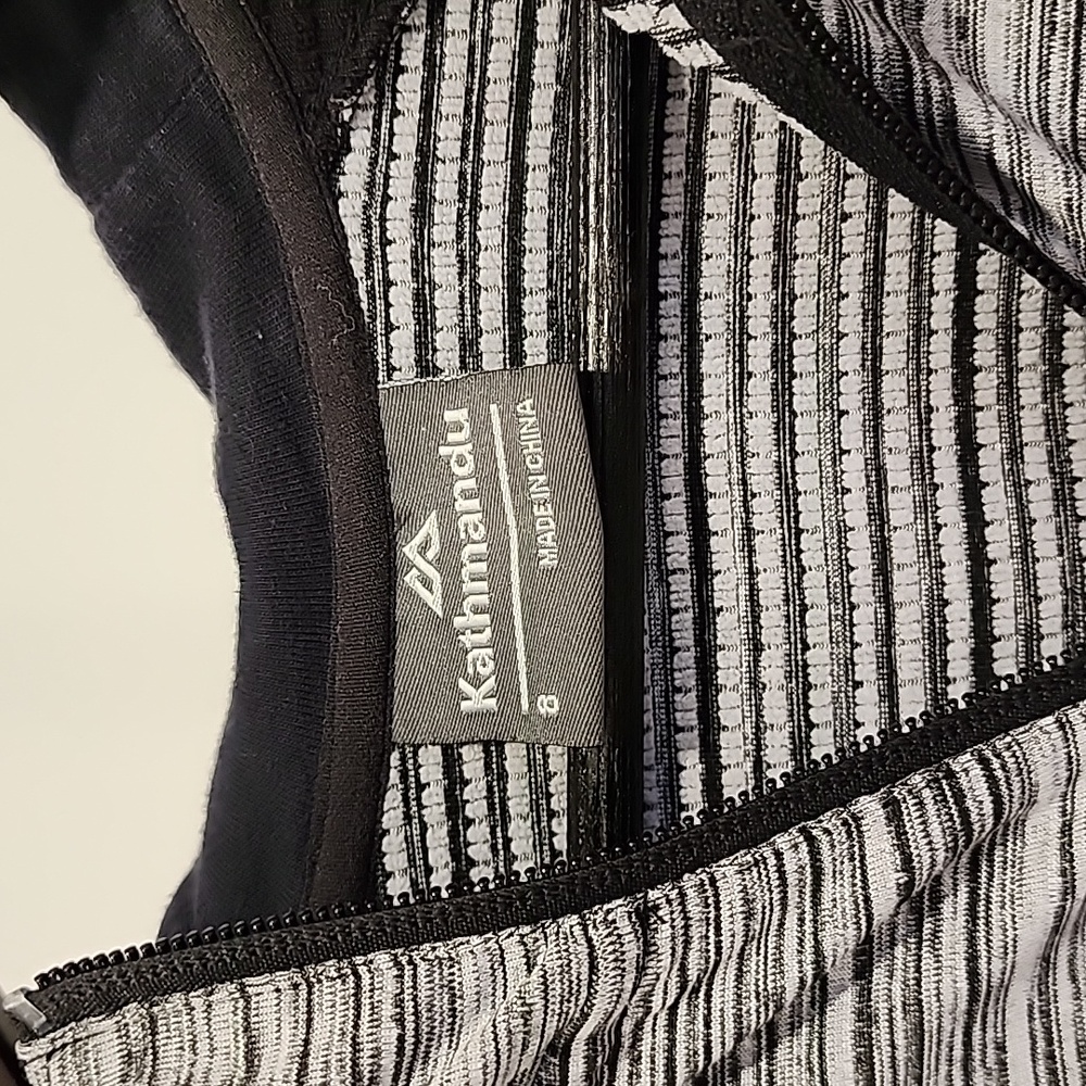 Kathmandu Black and Gray Women's Hoodie - Picture 3 of 6